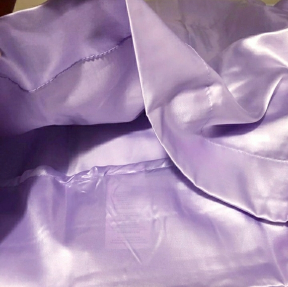 Silk Satin PillowcaseLight Purple, 20x26 in - Picture 6 of 8